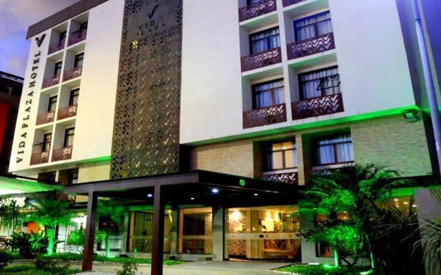 Vida Plaza Hotel