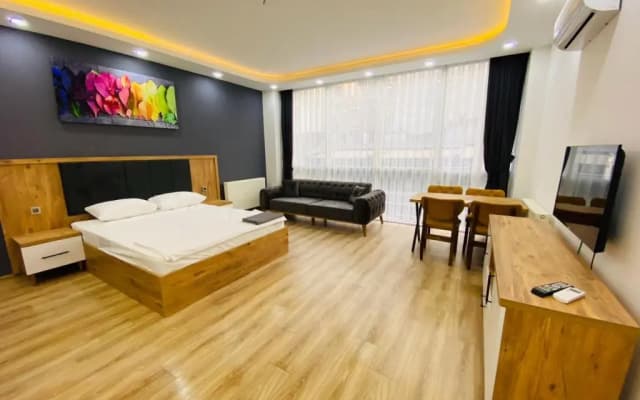 West Garden Hotel