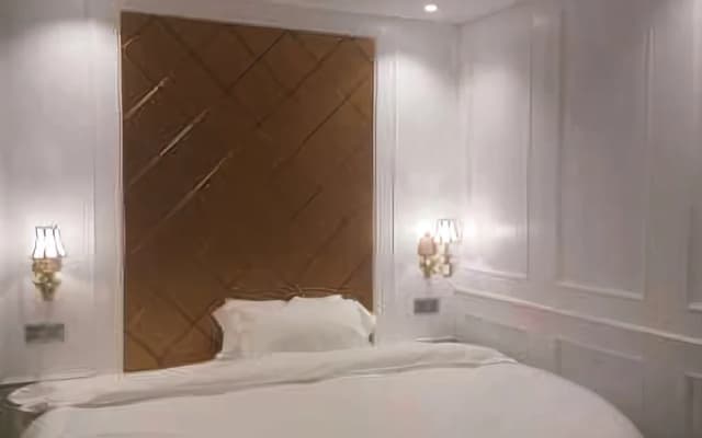 Junhua Hotel (Shantou University Road Branch)