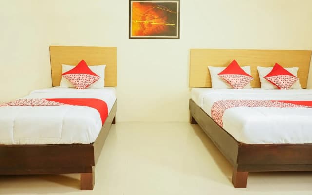 Namira Hotel Syariah by OYO Rooms