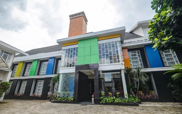 Airy Regol Dewi Sartika 108 A Bandung