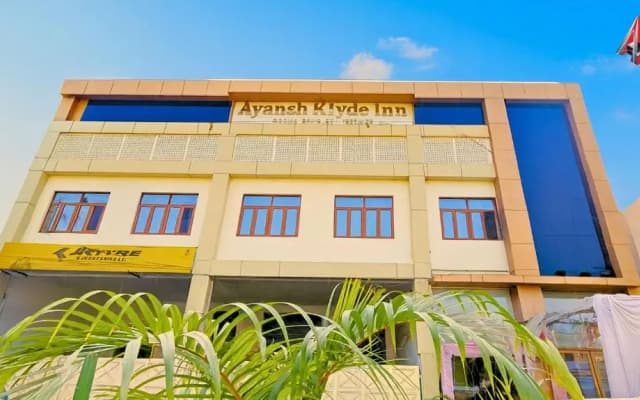 Ayansh Klyde Inn