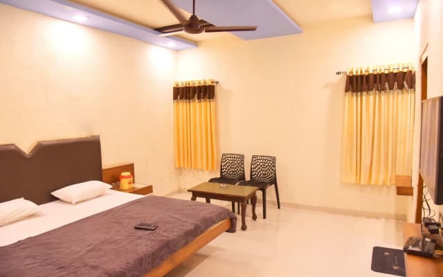 Hotel Mamta Palace, 500 meters from nakki lake