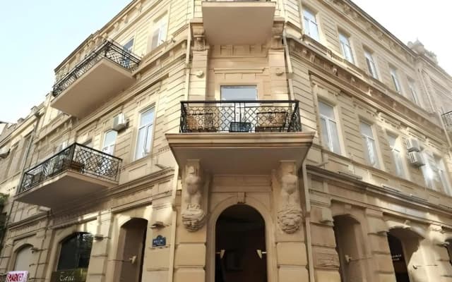  London Hotel and Guest House