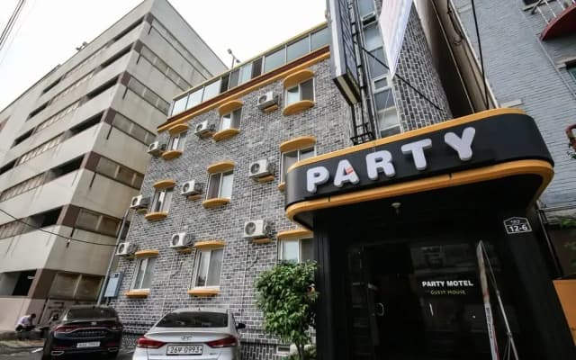 Yeosu Party Motel and Guest House