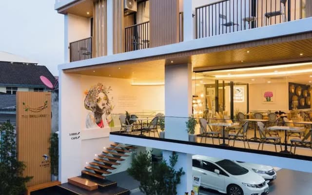The Brillianest Gallery Hotel