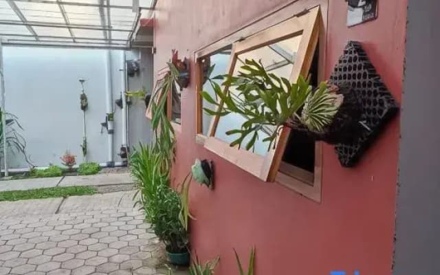 Full House 2 Bedroom Delavega Guest House 2