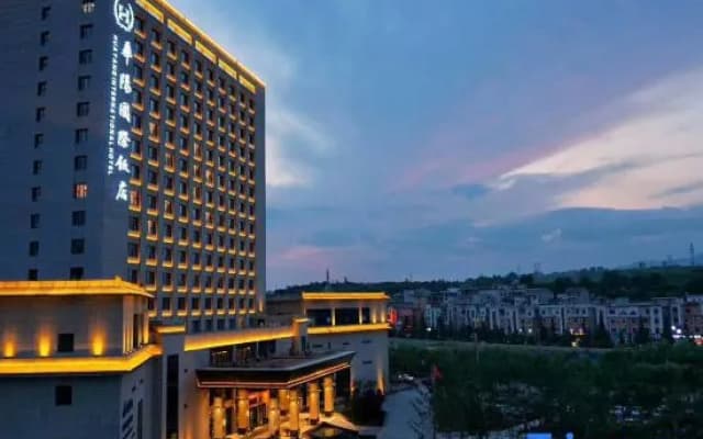 Huayang International Hotel