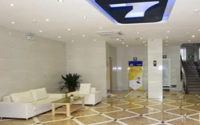 7 Days Inn Longyan Zhongshan Road Walking Street B