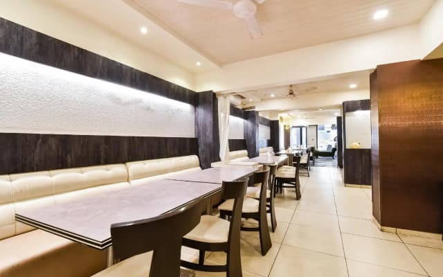 Collection O 37401 Hotel Shirdi Park Inn