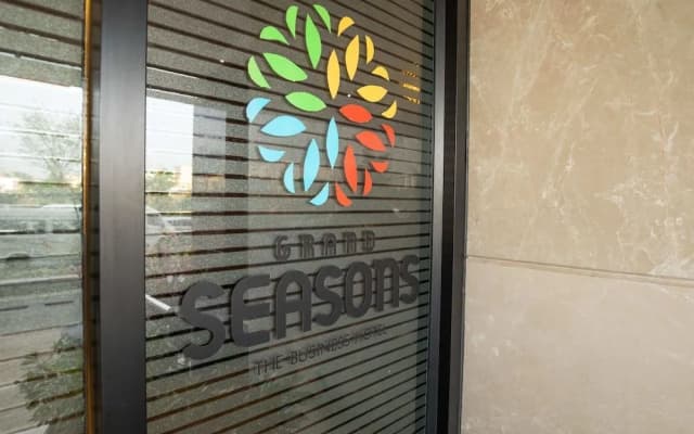 Grand Seasons -The Business Hotel