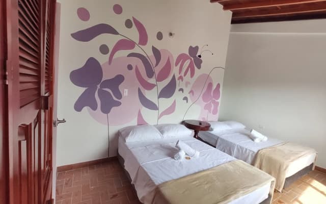 Hostal Colors - Hostel