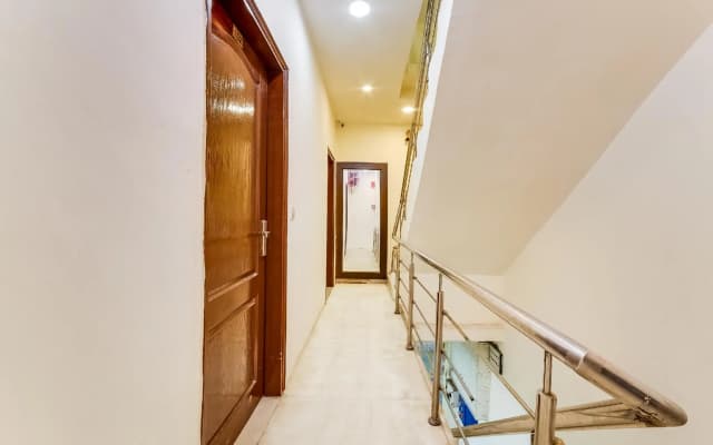 OYO 70020 Hotel Geetanjali Inn
