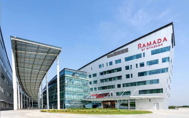 Ramada By Wyndham Huzhou Wuxing