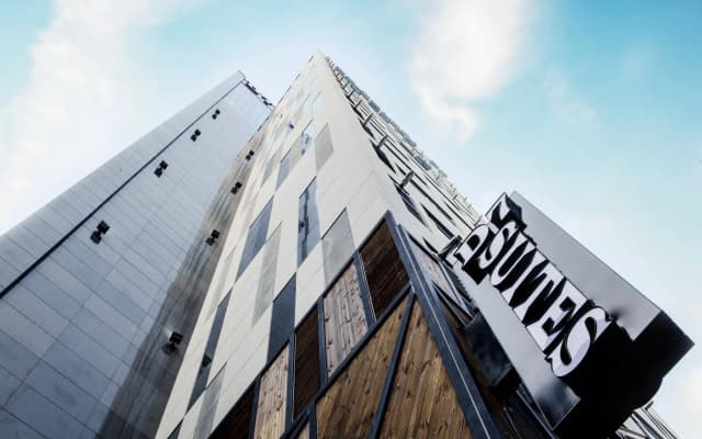D Seven Suites