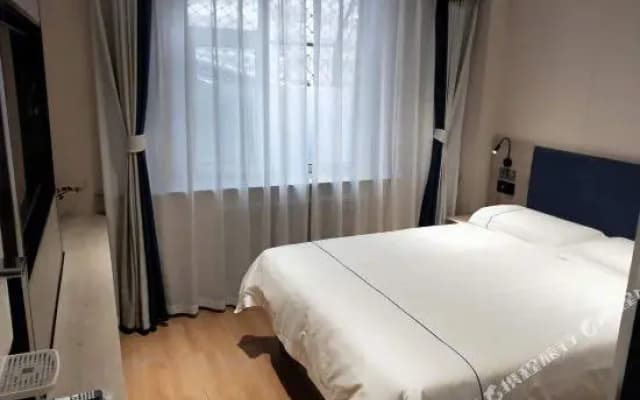 Eaka Hotel 365