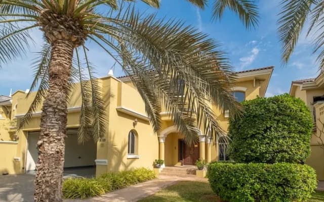 LUX Holiday Home - Frond E 1