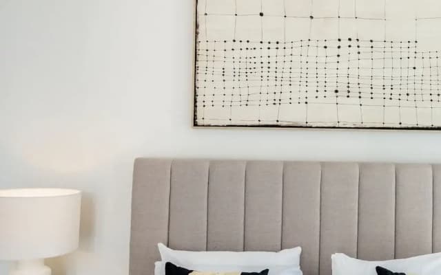 LUX Contemporary Suite Marina View 4