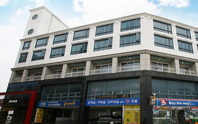 Gyeongpo Soo Hotel