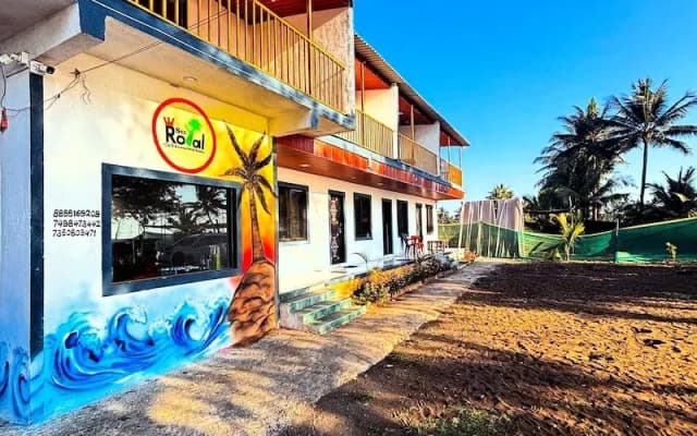 sea royal rooms and cafe