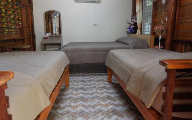 Akechanok Resort & Homestay