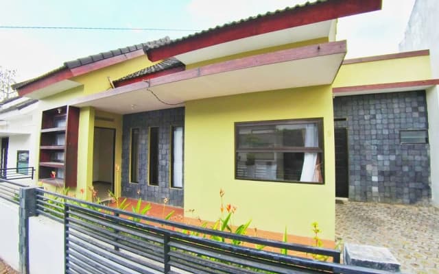 Villa Batu 2 kamar 5 dekat Museum Angkut