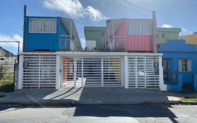 Loft container central c/ estacionamento