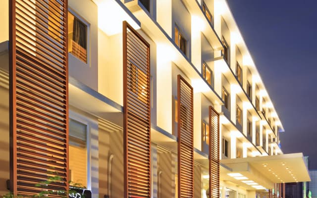 Microtel by Wyndham - Acropolis