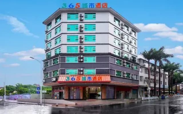 365 City Hotel