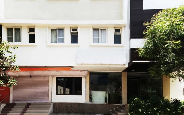 OYO 14406 Hotel Subashree