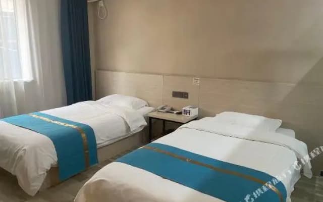 Shell Hotel (Xi'an Jixiang Village Metro Station)