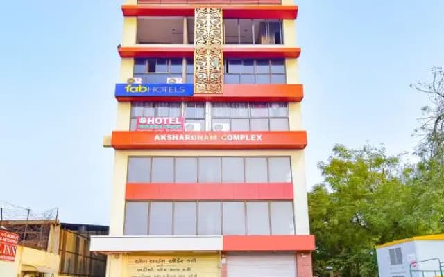 Fabhotel Green Park