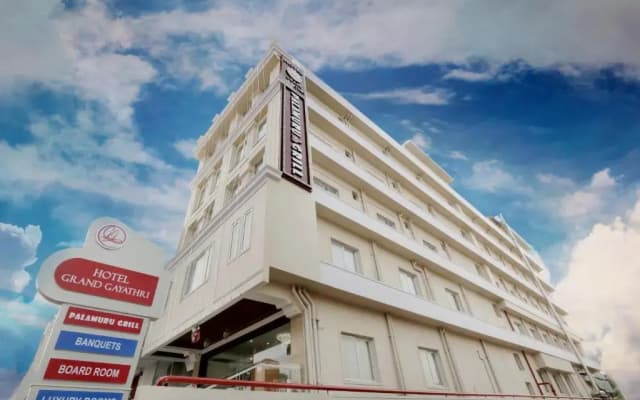 Hotel Grand Gayathri
