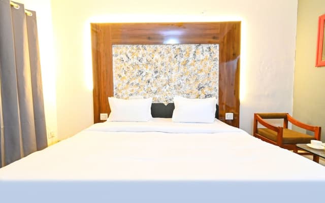 Fabhotel Classic Holiday
