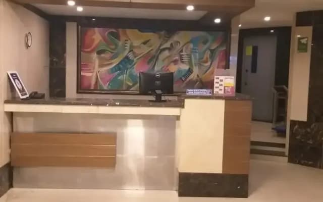 Hotel Raj Towers