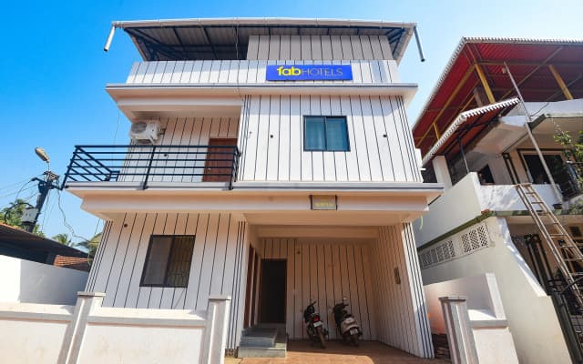 FabExpress Symphony Homes, Calangute Beach