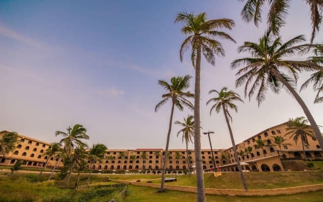 GoldMen Coliseum Beach Hotel