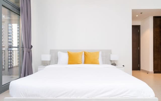 Lux BnB  Dubai Creek Harbour BLVD Views