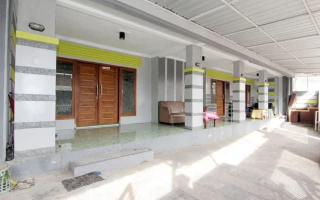 格里亚樱花回教单一酒店(Griya Sakura Syariah Solo)