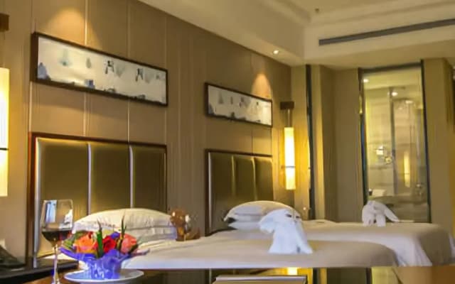 Darius International Hotel (Panlong Cave)