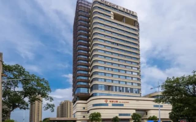 Mercure Changshu Riverside Hotel