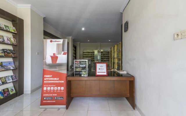 RedDoorz near Condongcatur Bus Station