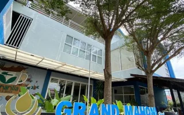 Grand Mahoni Hotel