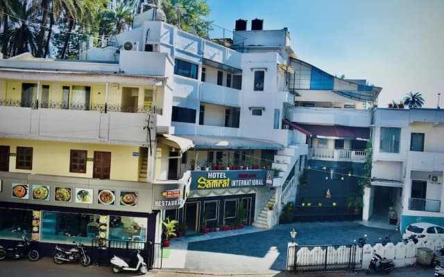 Hotel Samrat International
