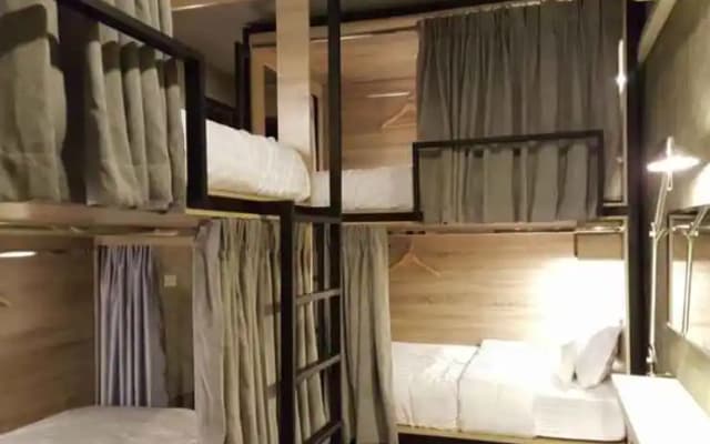 To Bed Poshtel