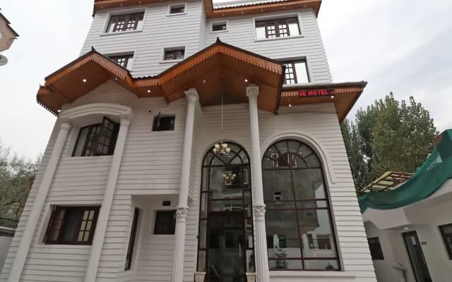 Oyo 22081 Hotel Shree Mazda