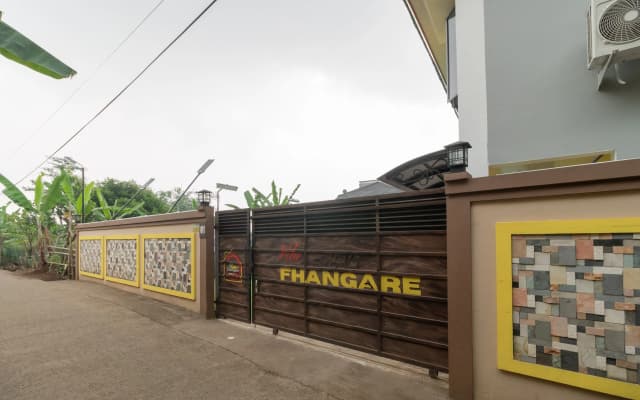 RedDoorz Plus Near Jungeland Sentul