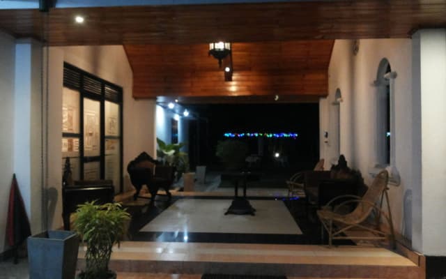 Guruge King's Island Resort