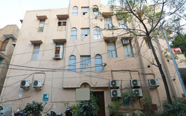 OYO 542 Kalkaji Residency Bnb