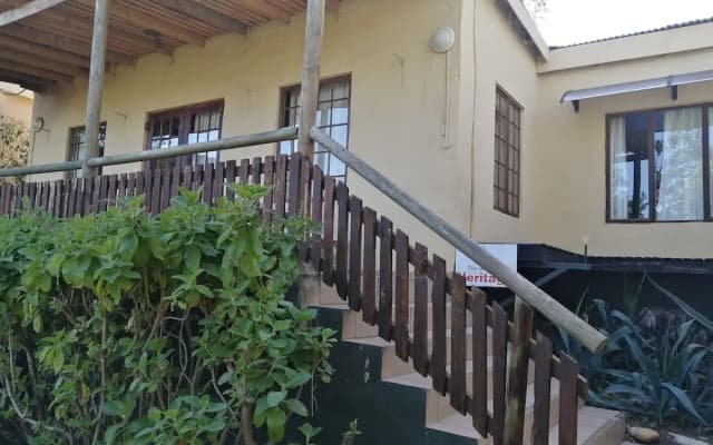 Ibis Place Guest House